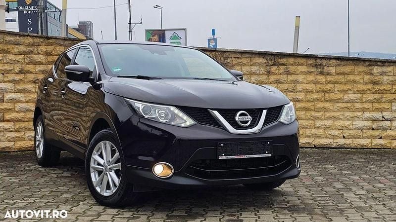 Culoarerosu Utilizat 2014 Nissan Qashqai Tekna SUV | 8.290 EUR (Preț bun) - Imagine 1/4