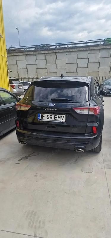 Second-hand Ford Kuga Vignale 218 CP (160 kW) 2022 Negru SUV