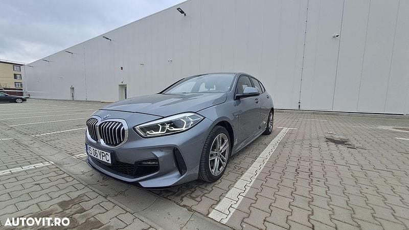 Gri Second-hand 2022 BMW 118 M Sport Hatchback | 19.840 EUR (Preț bun) - Imagine 1/4