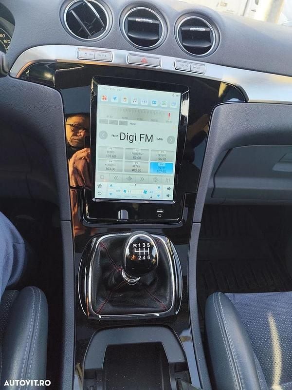 Second-hand Ford S-MAX Titanium 140 CP (102 kW) 2007 Culoaregalbeuriu Monovolum