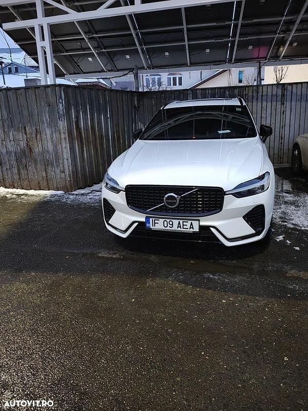 Second-hand Volvo XC60 Plus 398 CP (292 kW) 2023 Culoarealb SUV
