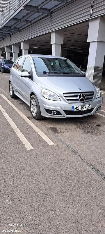Culoareargint Utilizat 2011 Mercedes B180 Monovolum | 4.200 EUR (Preț OK) - Imagine 1/4