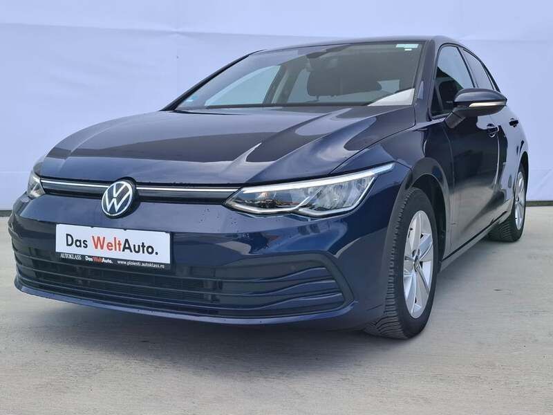 Albastru inchis metalic Utilizat 2023 VW Golf VIII Life | 24.990 EUR (Preț OK) - Imagine 1/4