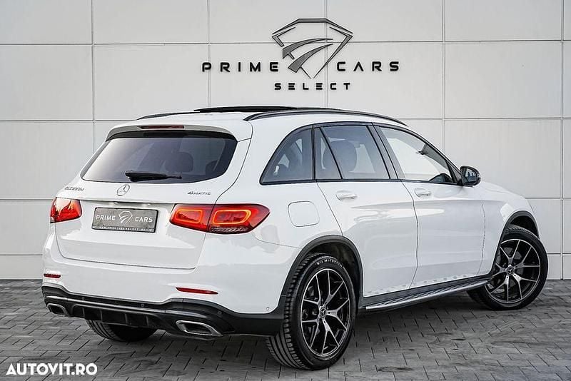 Second-hand Mercedes GLC220 AMG line 194 CP (142 kW) 2020 Culoarealb SUV