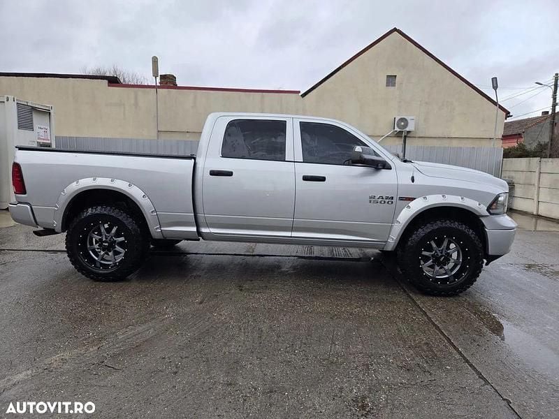 Second-hand Dodge Ram 240 CP (176 kW) 2015 Culoareargint Pickup