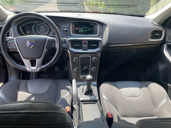 Utilizat 2016 Volvo V40 Break | 7.000 EUR (Preț bun) - Imagine 1/4
