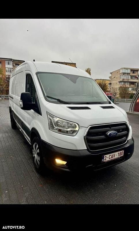 Culoarealb Utilizat 2019 Ford Transit Monovolum | 14.500 EUR (Preț bun) - Imagine 1/4