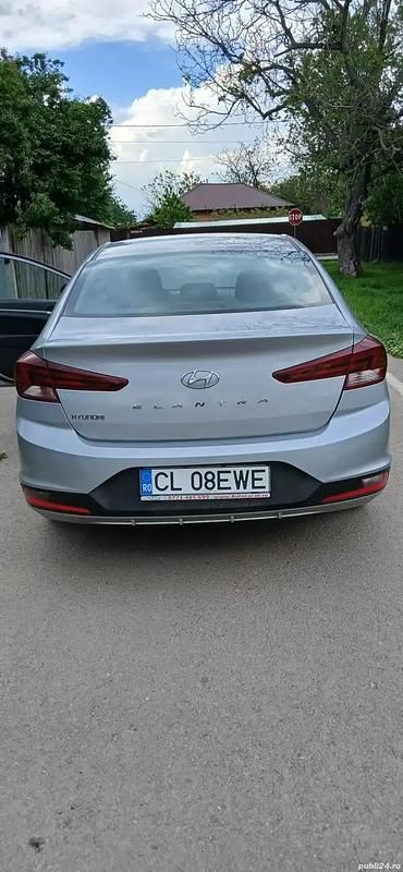Second-hand Hyundai Elantra 130 CP (95 kW) 2019 Berlinǎ