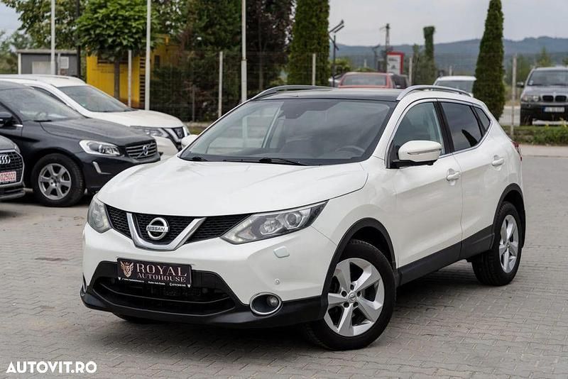 Negru Utilizat 2014 Nissan Qashqai Tekna SUV | 9.000 EUR (Preț OK) - Imagine 1/4