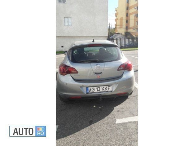 Gri Utilizat 2012 Opel Ascona Hatchback | 8.800 EUR - Imagine 1/4