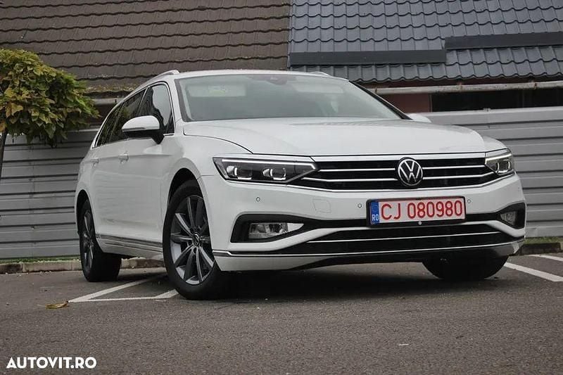 Culoarealb Utilizat 2022 VW Passat Highline Break | 17.999 EUR (Preț OK) - Imagine 1/4
