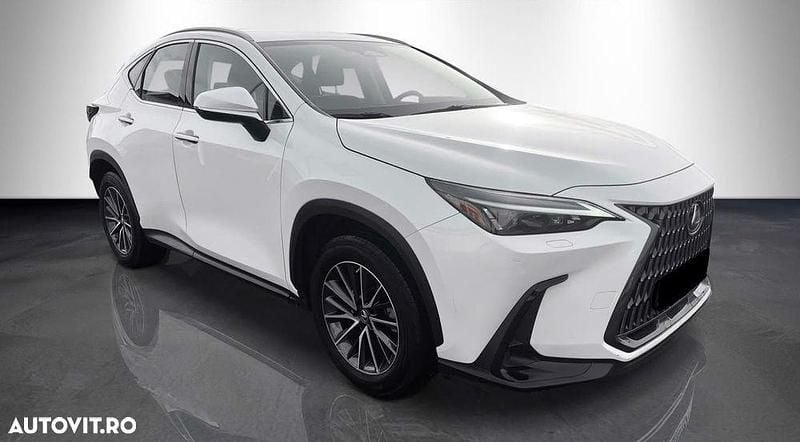 Second-hand Lexus NX350h 244 CP (179 kW) 2023 Culoarealb SUV