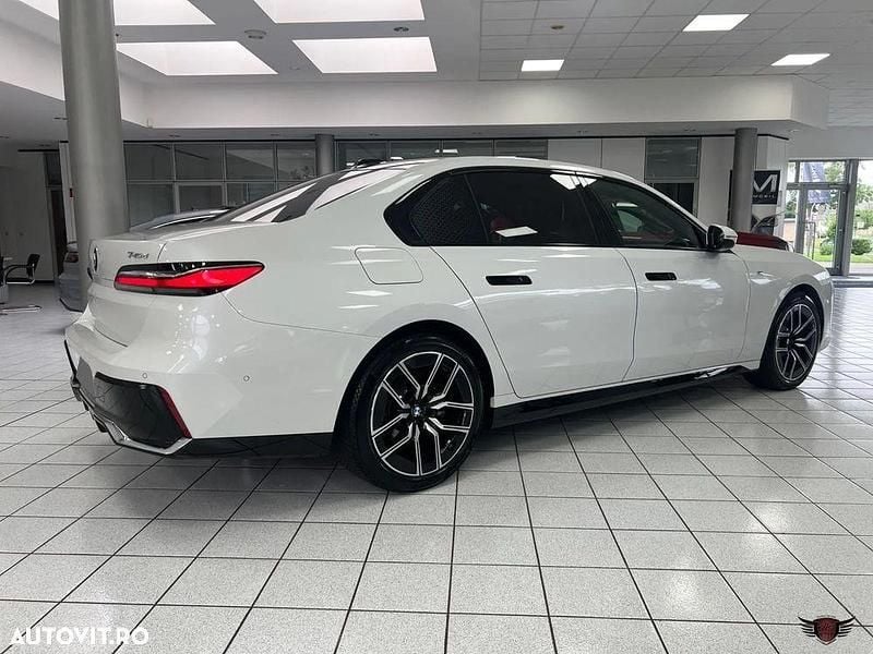 Second-hand BMW 740 Comfort Edition 299 CP (219 kW) 2024 Culoarealb Berlinǎ