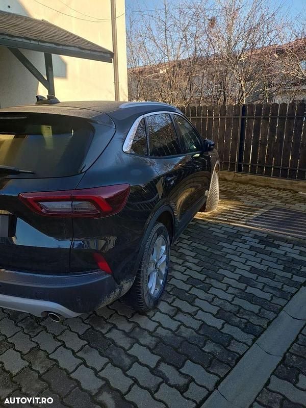 Second-hand Ford Kuga Titanium 186 CP (136 kW) 2024 Culoarenegru SUV