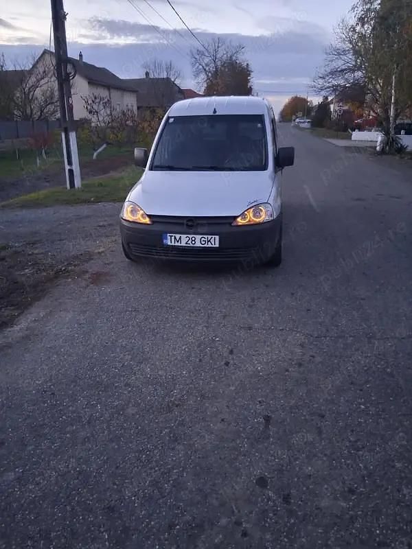 Utilizat 2003 Opel Combo Monovolum | 2.200 EUR - Imagine 1/4