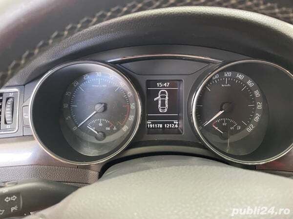 Negru Utilizat 2015 Skoda Superb Berlinǎ | 6.000 EUR (Super Preț) - Imagine 1/4
