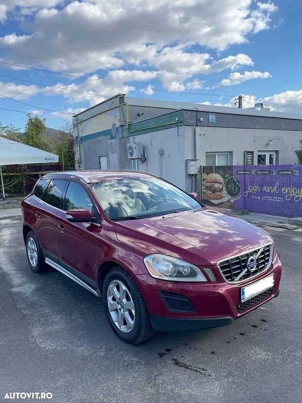 Culoarerosu Utilizat 2011 Volvo XC60 Summum SUV | 9.900 EUR (Preț OK) - Imagine 1/4