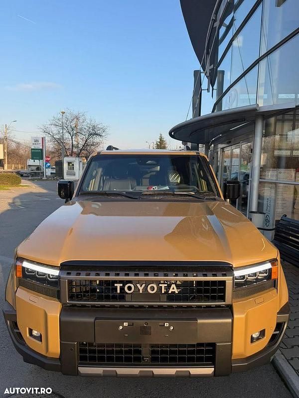 Nouă Toyota Land Cruiser Luxury 204 CP (150 kW) 2025 Culoarebej SUV