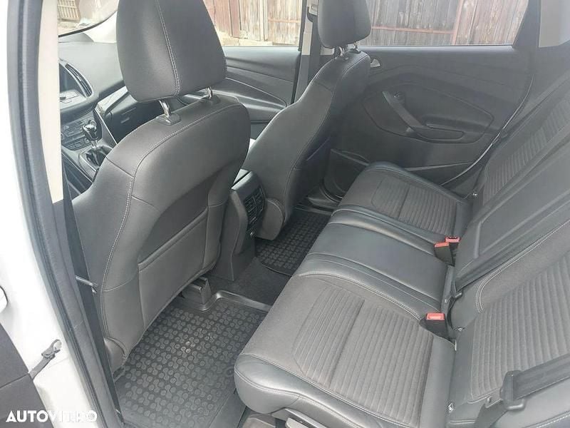 Second-hand Ford Kuga 120 CP (88 kW) 2017 Culoarealb SUV