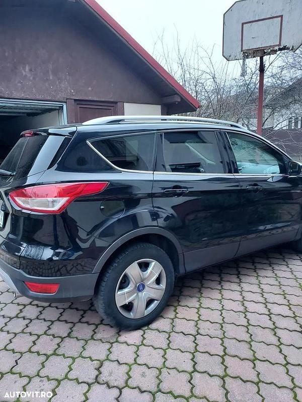 Culoarenegru Utilizat 2015 Ford Kuga Titanium SUV | 9.500 EUR (Preț bun) - Imagine 1/4