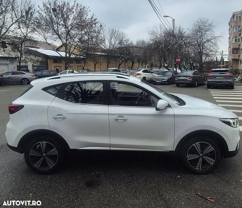Second-hand MG ZS 105 kW (143 CP) 2019 Culoarealb SUV