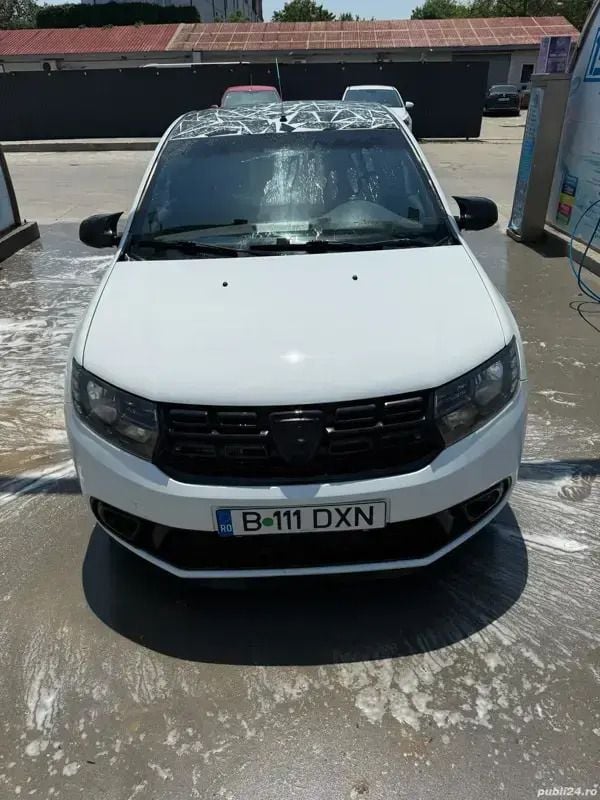 Alb Utilizat 2017 Dacia Logan Berlinǎ | 5.990 EUR (Preț OK) - Imagine 1/4