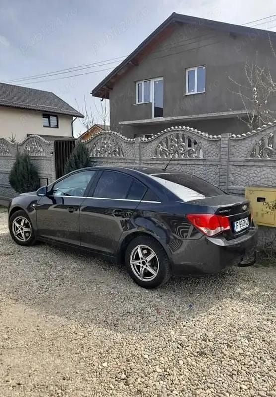 Utilizat 2011 Chevrolet Cruze LS Hatchback | 3.500 EUR (Preț bun) - Imagine 1/4