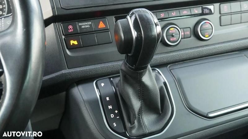 Second-hand VW Caravelle 199 CP (146 kW) 2019 Culoareargint Monovolum