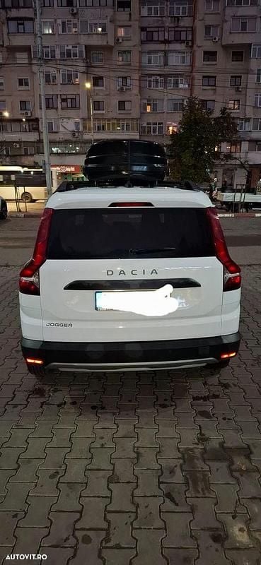 Second-hand Dacia Jogger Comfort 100 CP (73 kW) 2022 Culoarealb Monovolum