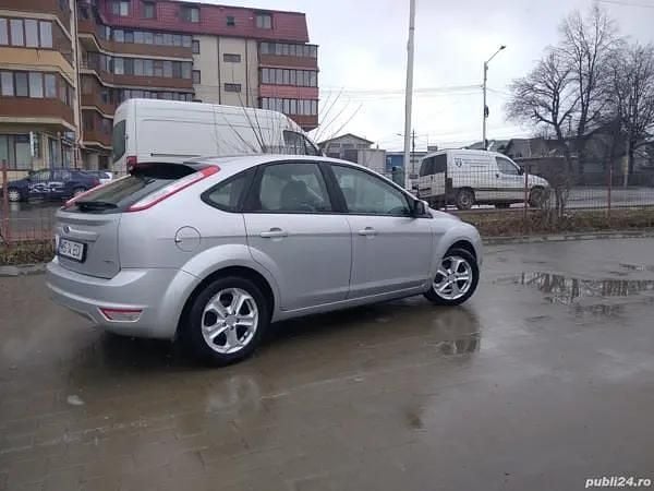 Utilizat 2010 Ford Focus Hatchback | 2.600 EUR (Preț OK) - Imagine 1/4