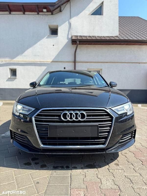 Negru Utilizat 2018 Audi A3 Sport Berlinǎ | 12.950 EUR (Preț bun) - Imagine 1/4