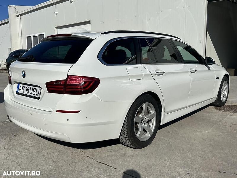 Second-hand BMW 520 Sport Line 190 CP (139 kW) 2015 Culoarealb Break
