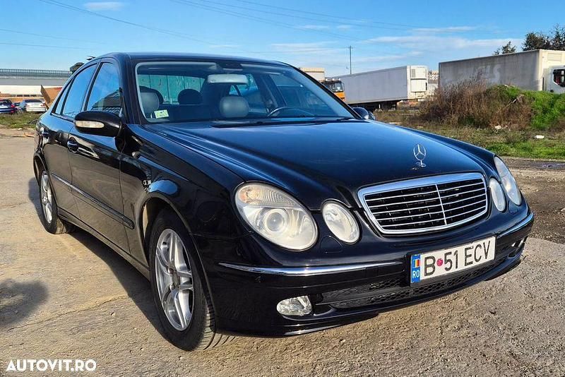 Culoarenegru Utilizat 2003 Mercedes E220 Avantgarde Berlinǎ | 5.500 EUR (Preț OK) - Imagine 1/4
