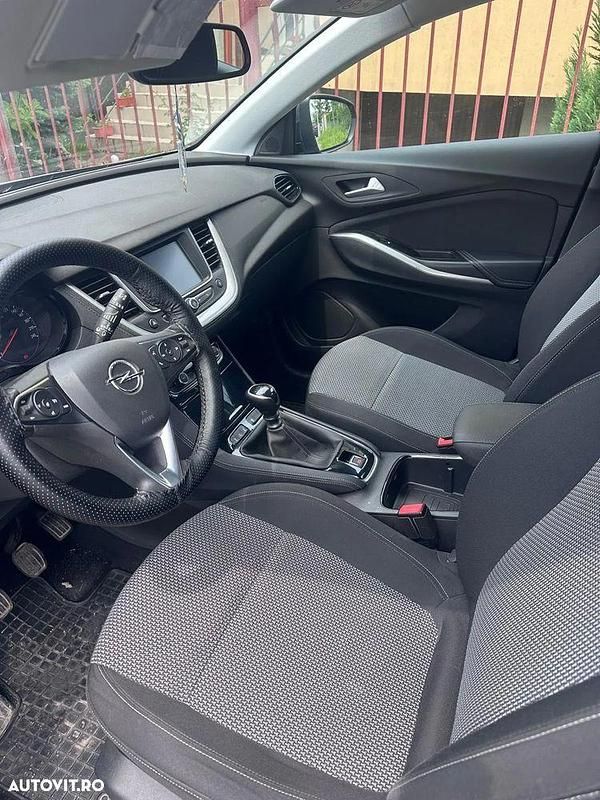 Second-hand Opel Grandland X Design Edition 130 CP (95 kW) 2019 Culoaregri SUV