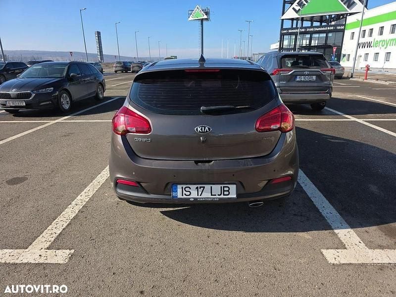 Second-hand Kia Ceed City 128 CP (94 kW) 2013 Culoaremaro Hatchback