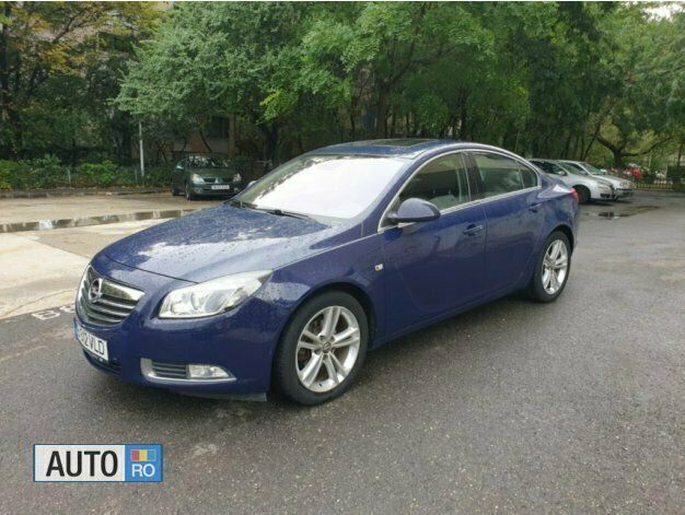 Second-hand Opel Insignia 130 CP (95 kW) 2012 Albastru Berlinǎ