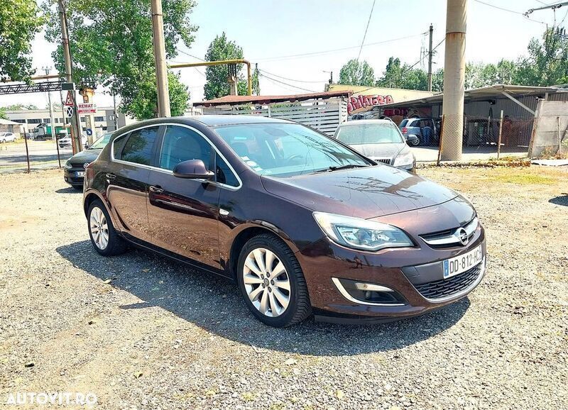 Maro Utilizat 2014 Opel Astra Cosmo Hatchback | 4.100 EUR (Preț bun) - Imagine 1/4