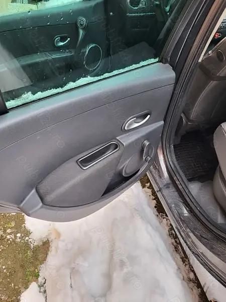 Second-hand 2007 Renault Clio II Hatchback | 1.000 EUR (Preț OK) - Imagine 1/4