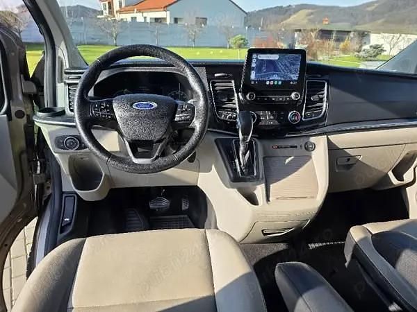 Second-hand Ford Tourneo Titanium 185 CP (136 kW) 2020 Auriu Monovolum
