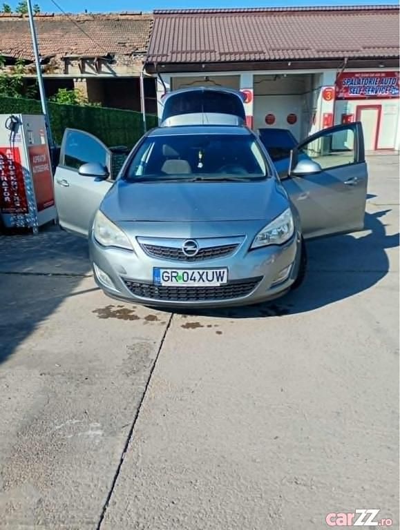Gri Utilizat 2010 Opel Astra | 2.800 EUR (Super Preț) - Imagine 1/4