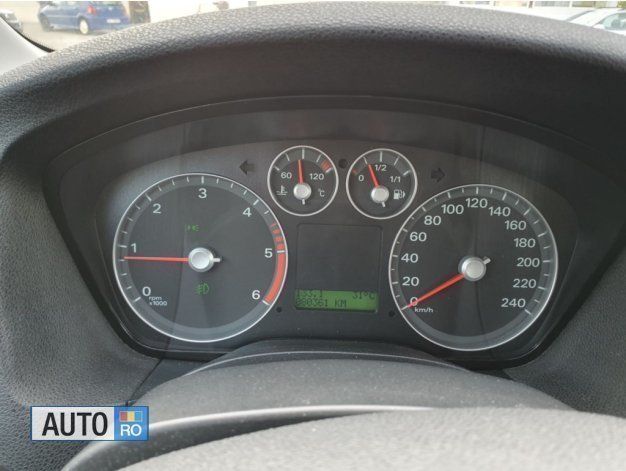 Albastru Utilizat 2005 Ford Focus Berlinǎ | 2.799 EUR (Scump) - Imagine 1/4