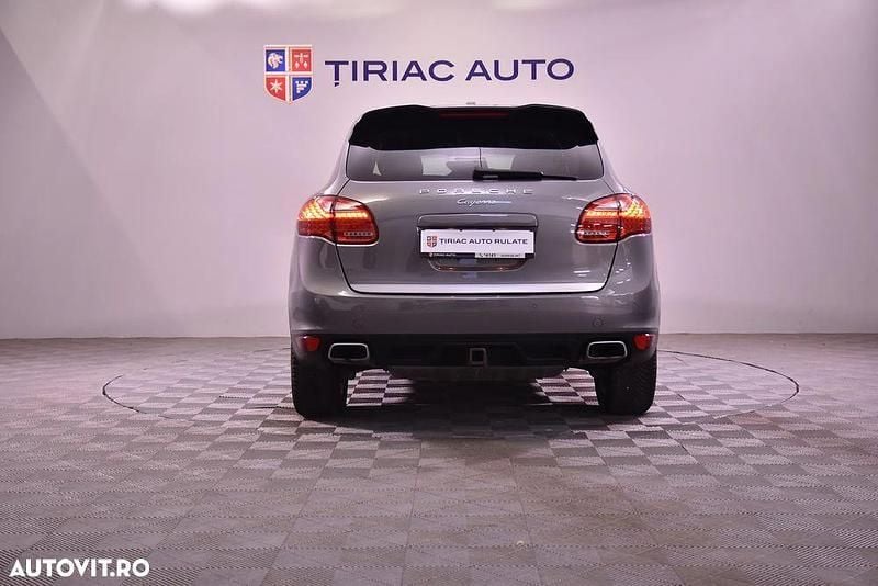 Second-hand Porsche Cayenne 300 CP (220 kW) 2011 Culoaregri SUV