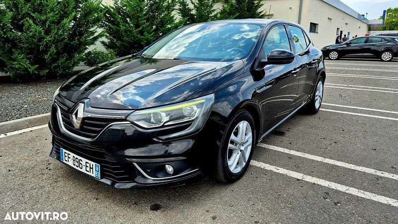 Culoarenegru Utilizat 2017 Renault Mégane IV Experience Hatchback | 7.399 EUR (Preț OK) - Imagine 1/4