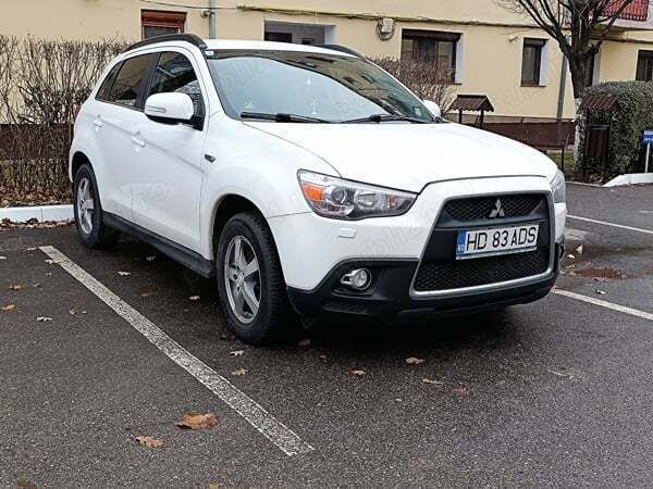 Alb Utilizat 2012 Mitsubishi ASX SUV | 7.599 EUR - Imagine 1/4