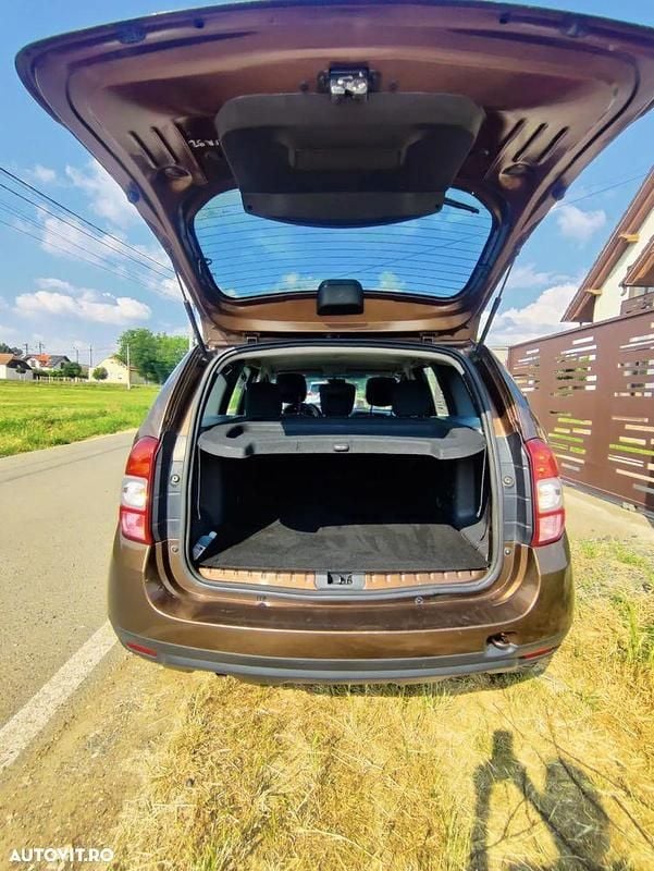 Maro Utilizat 2015 Dacia Duster Ambiance SUV | 7.000 EUR (Super Preț) - Imagine 1/4