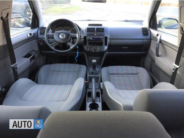 Second-hand VW Polo 75 CP (55 kW) 2006 Albastru Hatchback