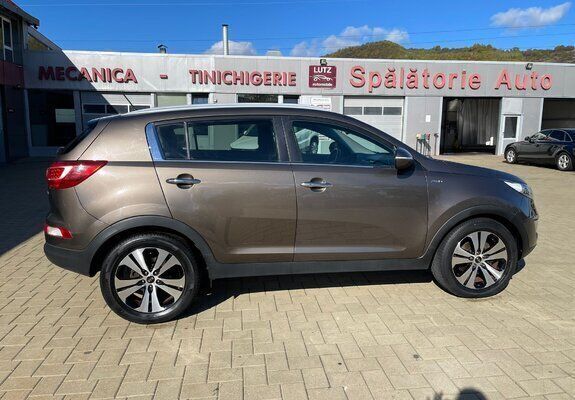 Second-hand Kia Sportage Spirit 135 CP (99 kW) 2012 Auriu SUV