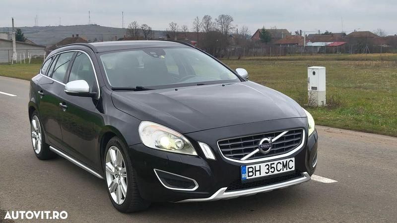 Second-hand Volvo V60 203 CP (149 kW) 2011 Culoarenegru Break