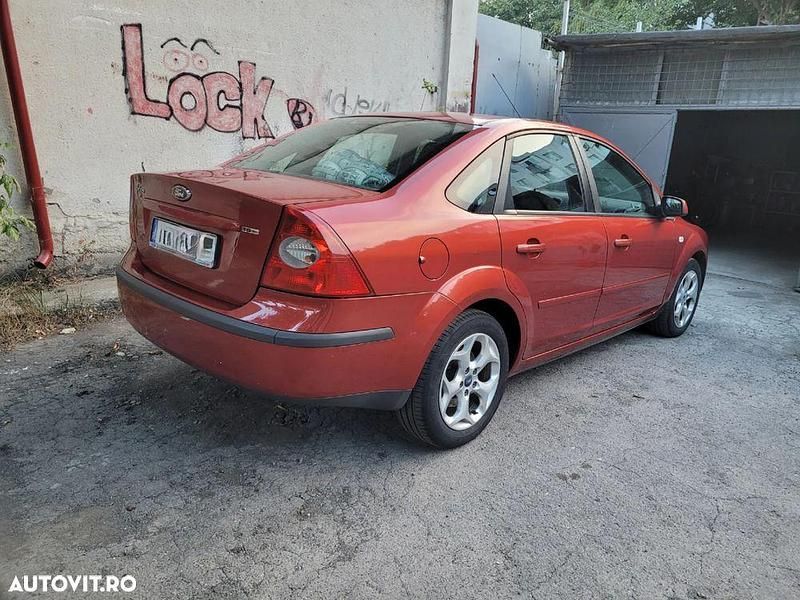Second-hand Ford Focus Trend 115 CP (84 kW) 2007 Culoarerosu Berlinǎ