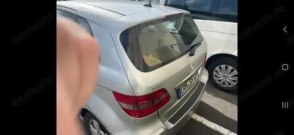 Utilizat 2009 Mercedes A180 Monovolum | 3.650 EUR - Imagine 1/4
